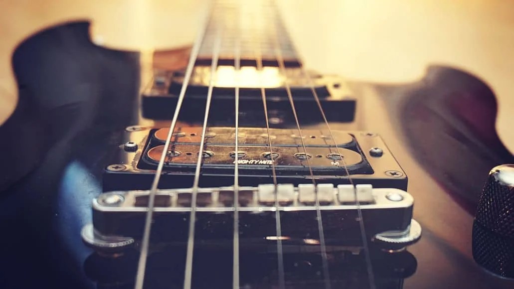 How Do I Know When My Guitar Strings Need Changing?