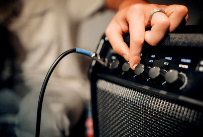 Basic Step Using Guitar Amplifier | Music Corners