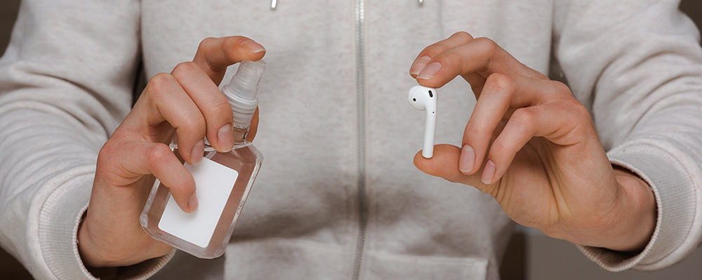 The Best Way to Clean Earbuds and Headphones MC