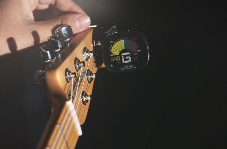 How to Tune an Electric Guitar Without an Amp Easy Ways