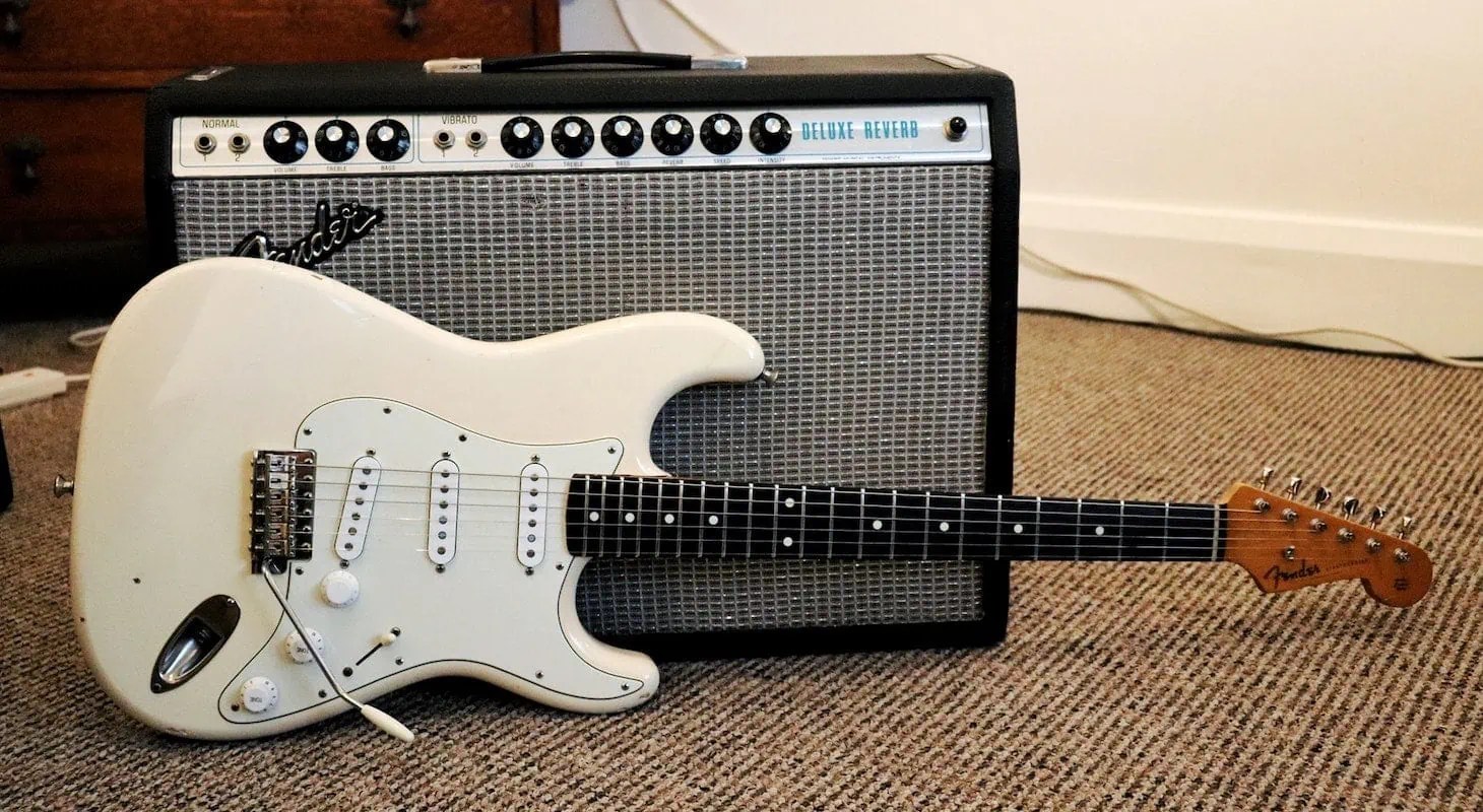 Fender Princeton Reverb vs Deluxe Reverb Battle of Tube Amps!