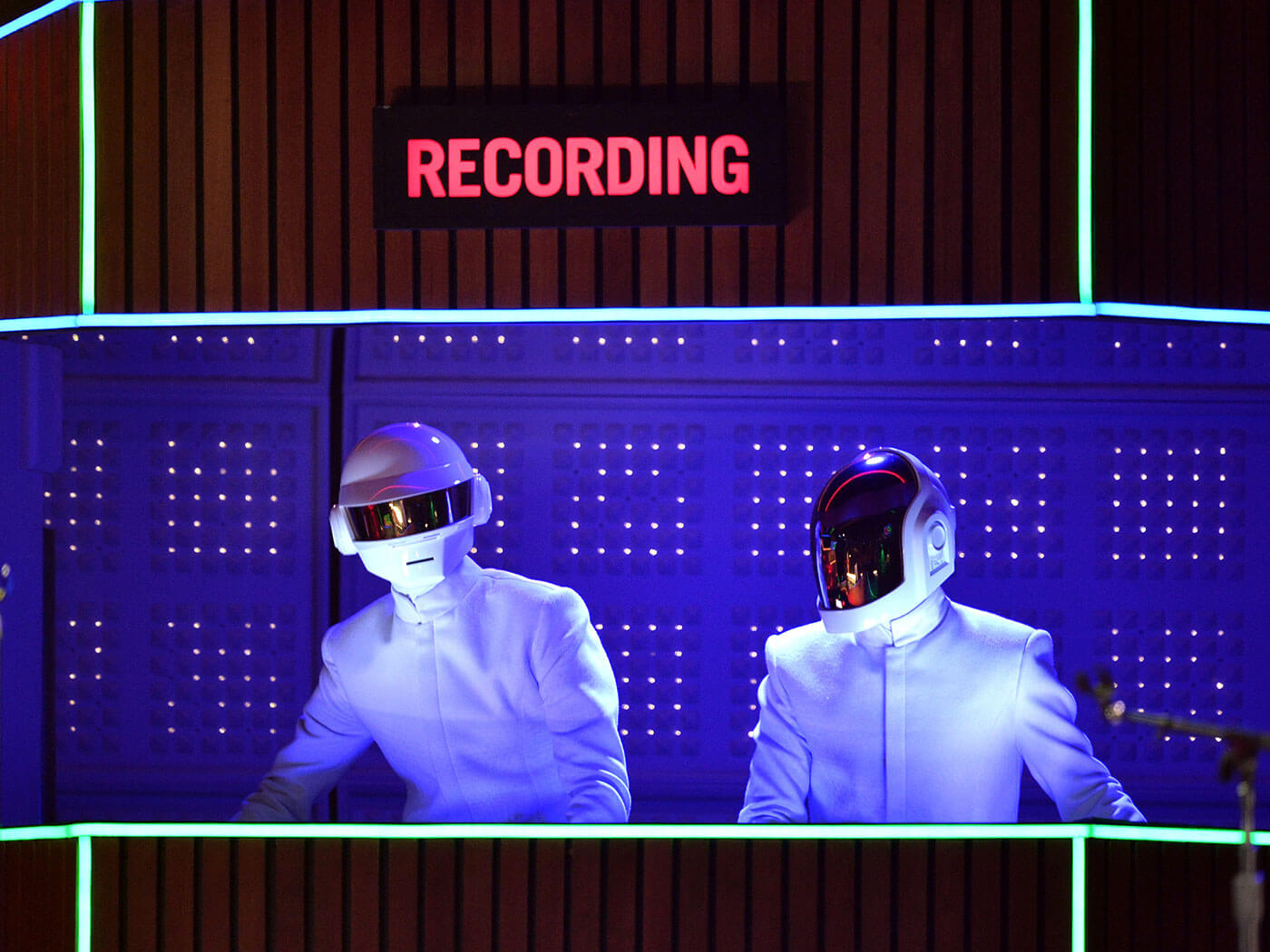 Daft Punk announces split