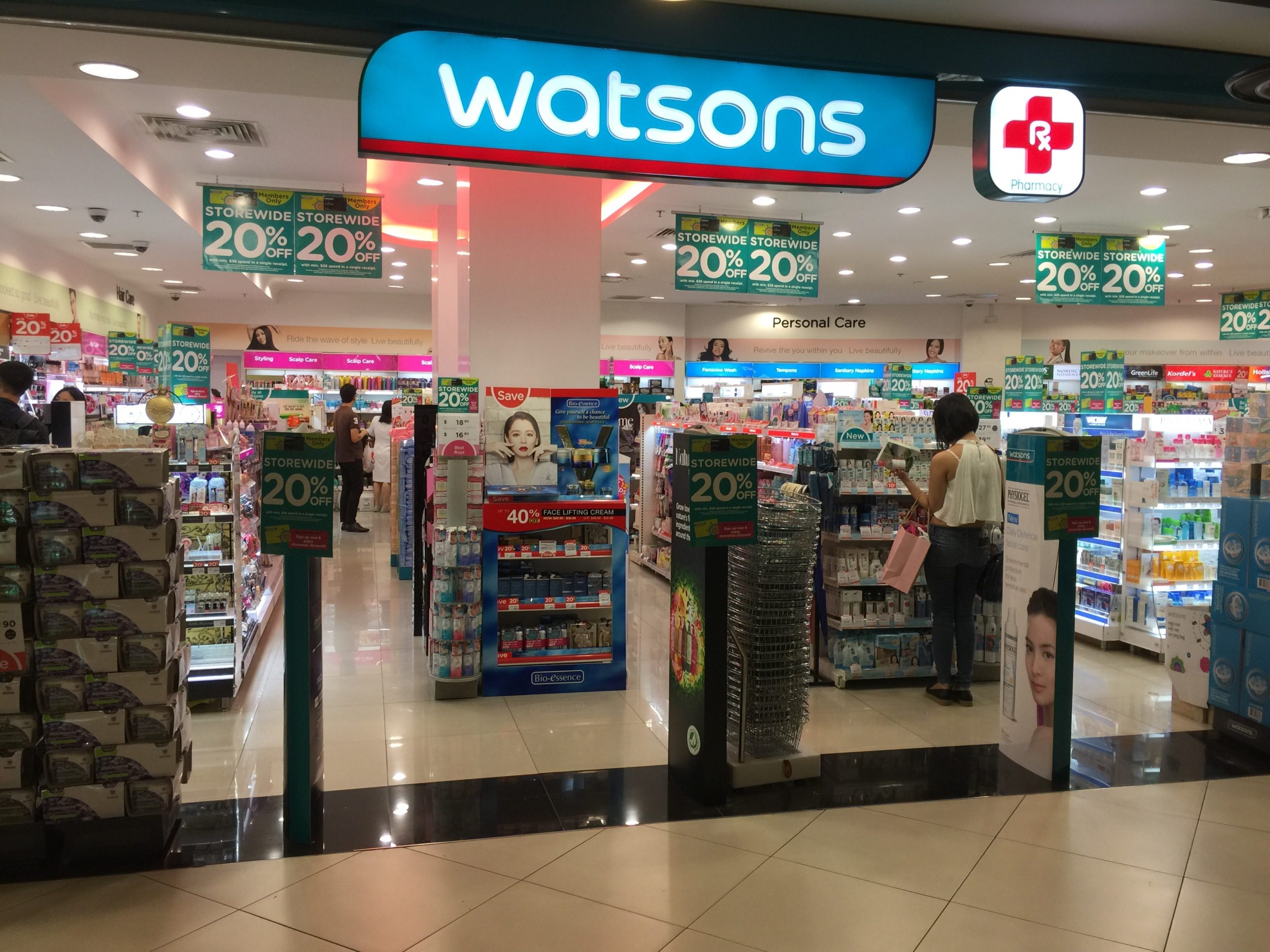 Man Accused Of Stealing Vitamins From Watsons, Denies It & Says Staff Were Hallucinating