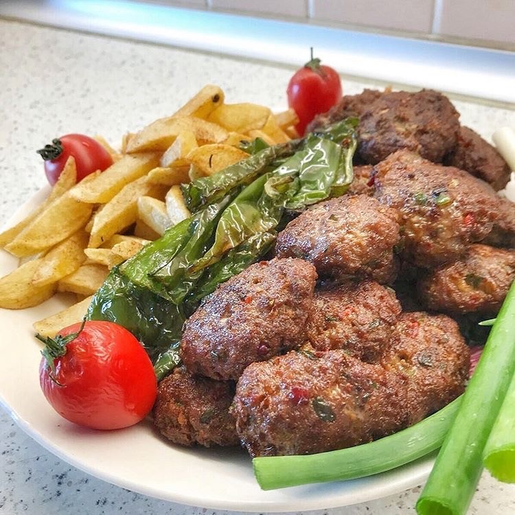 Pratik Köfte Tarifi —