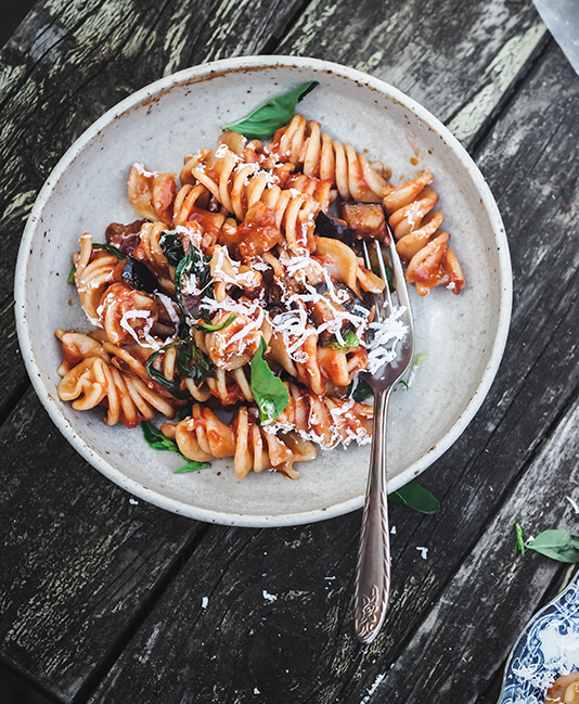 Pasta alla Norma mit Tomatenfruchtfleisch Mutti Rezepte