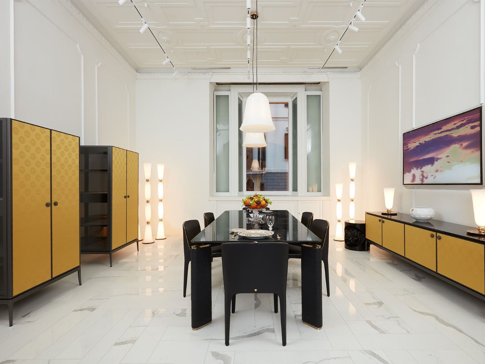 THE "VERSACE HOME" BOUTIQUE IS A REAL HOME • MVC Magazine