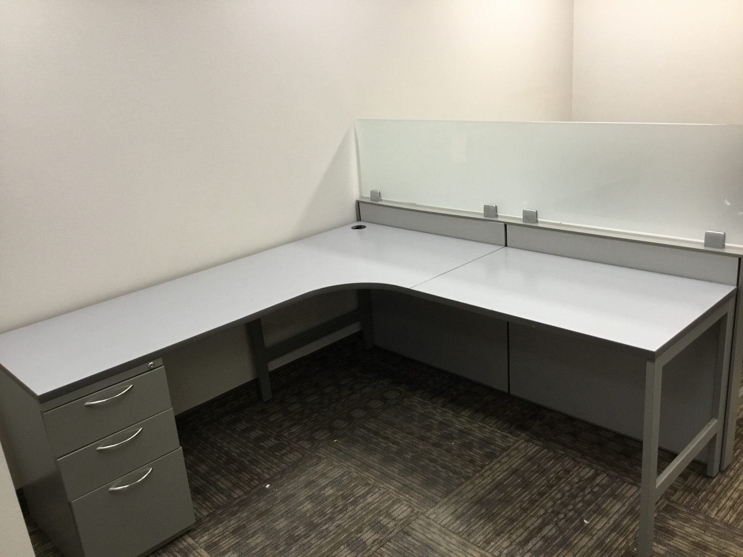 6' x 6' AIS Matrix Lshape Workstation MVP Modular Systems