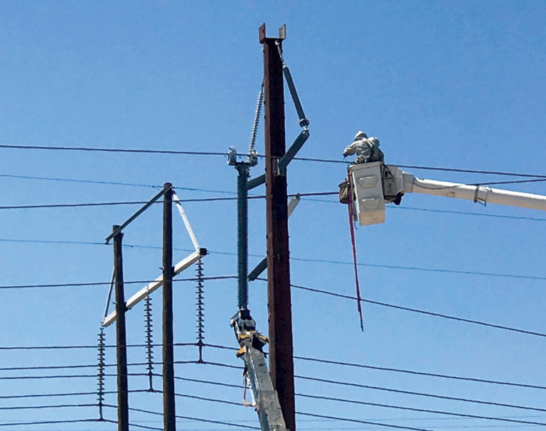 HotShot Electrical Team Works On Live Transmission Line The Progress