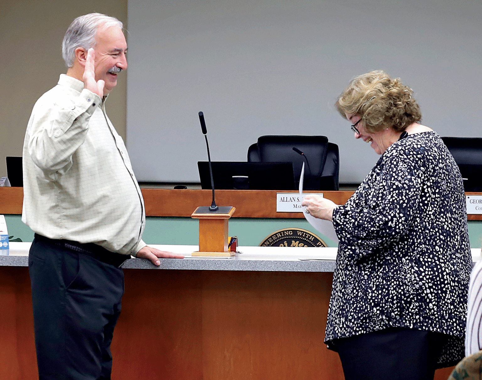 Mesquite Swears In New City Manager The Progress