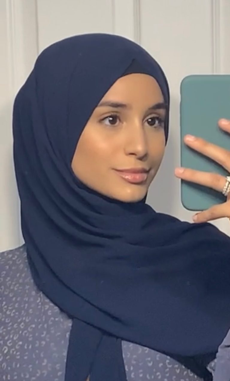 Fluffiest Garlic Naan Mariyum