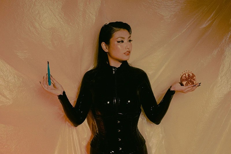 Dominatrix in NYC - Mx Tomie