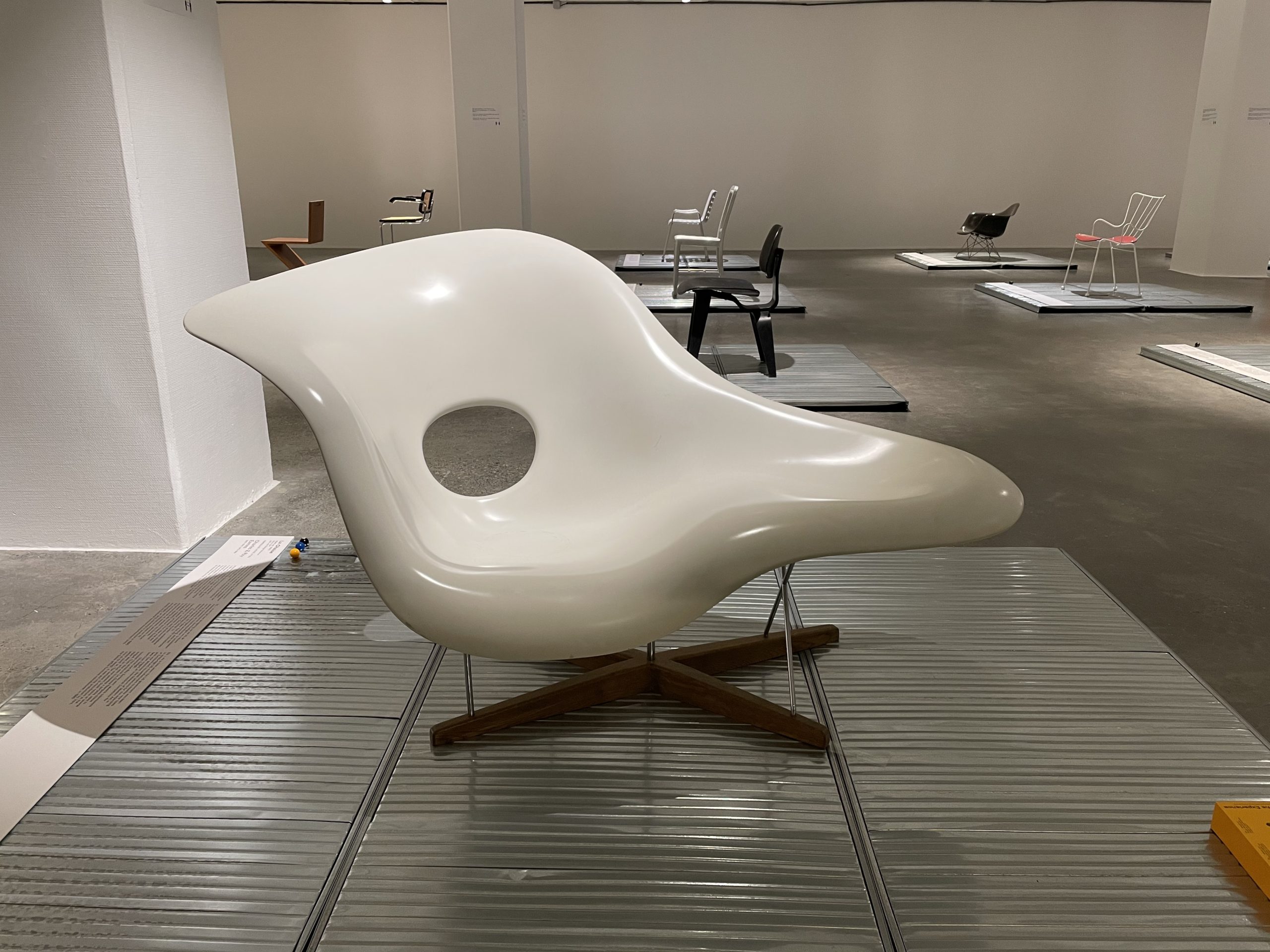 Expo Chaise. Stoel. Chair. Defining Design [ MXV ] Max's Blog