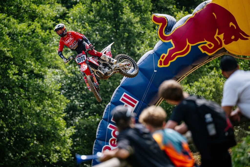 Watch the first motos of the ADAC in Tensfeld live MX Vice
