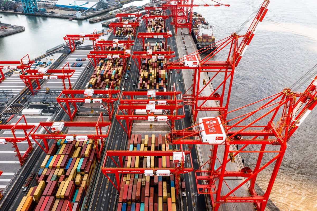 Peel Ports completes install of shiptoshore container cranes