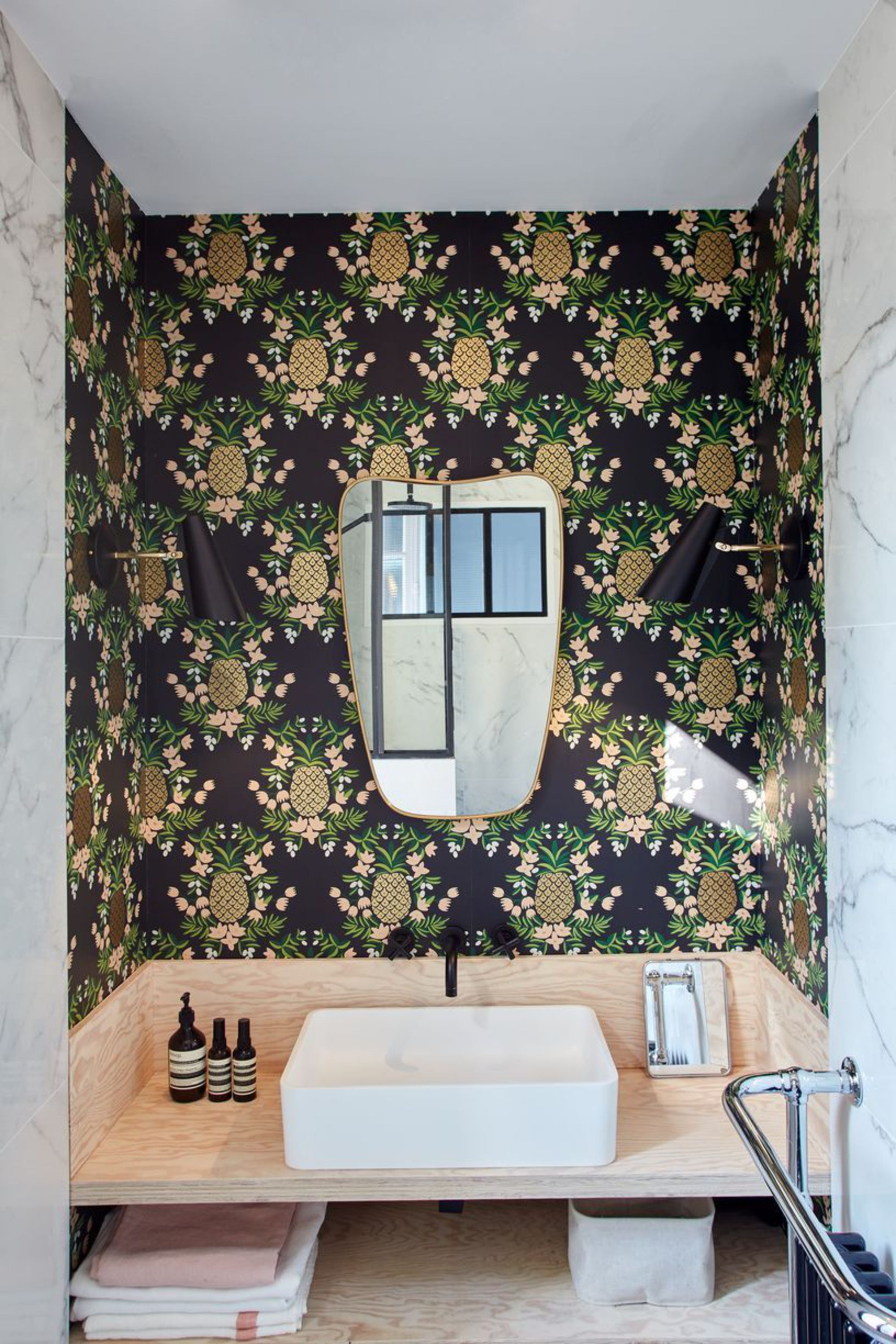 Wallpaper in the Toilet Liquid or Washable in Khrushchevka, Design and