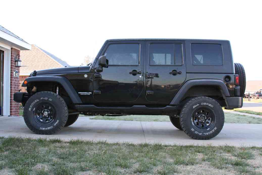 Lift tires jeep