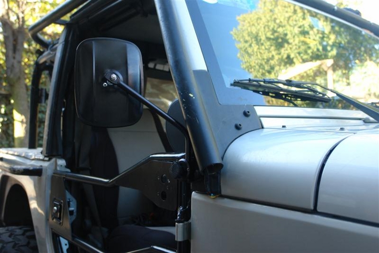 are you having problems with the mirrors?? The top