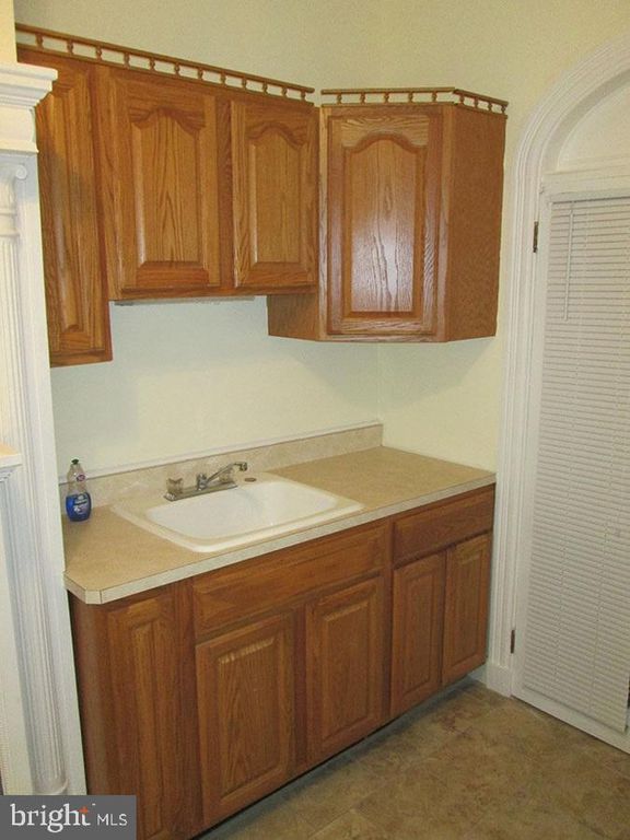 1 bedroom apartment for rent near UMBC · International Student and