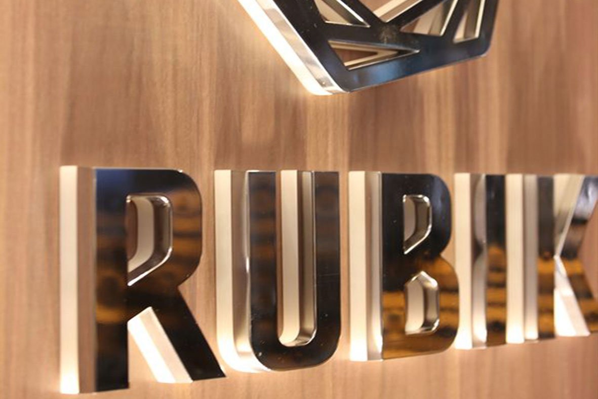 Embossed letters overflowing sole My3Dsign