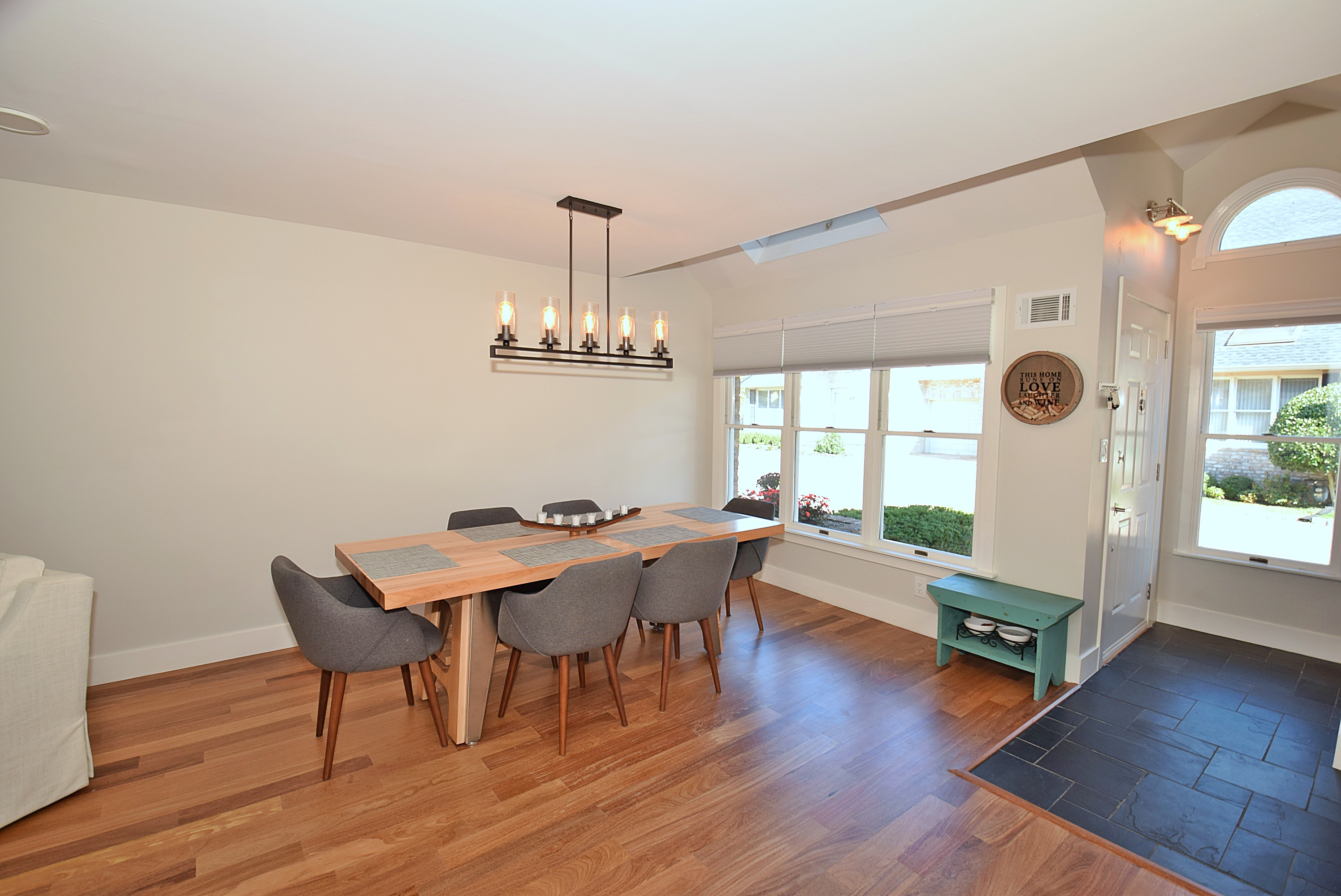 SOLD IN 16 DAYS! 1180 E. Broadway 8 Hewlett Condo Jessica Hollenstein