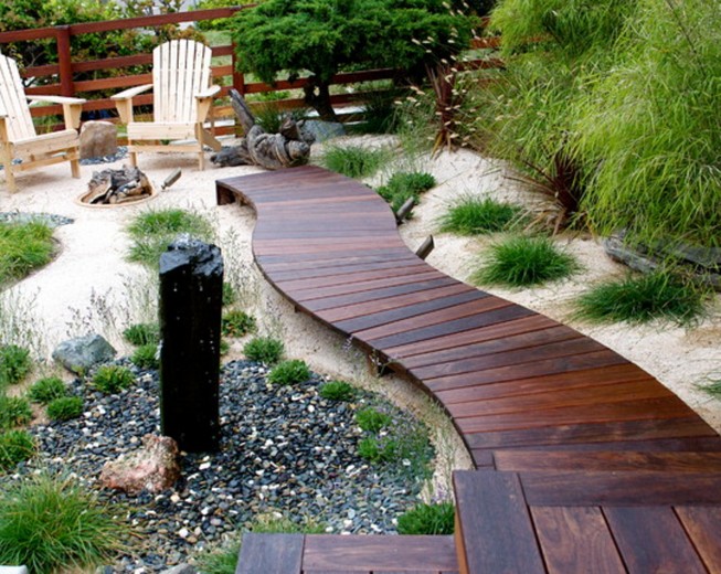 Breathtaking Wooden Pathways That Are Just Perfect For Your Garden