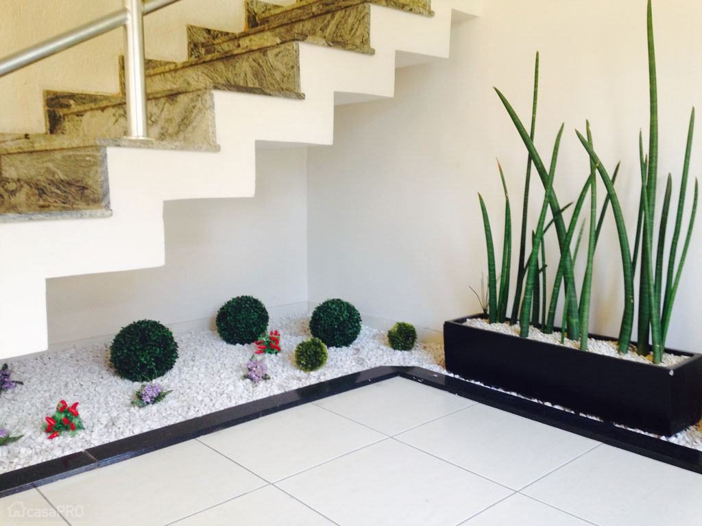How To Make A Small Pebble Garden Under The Stairs