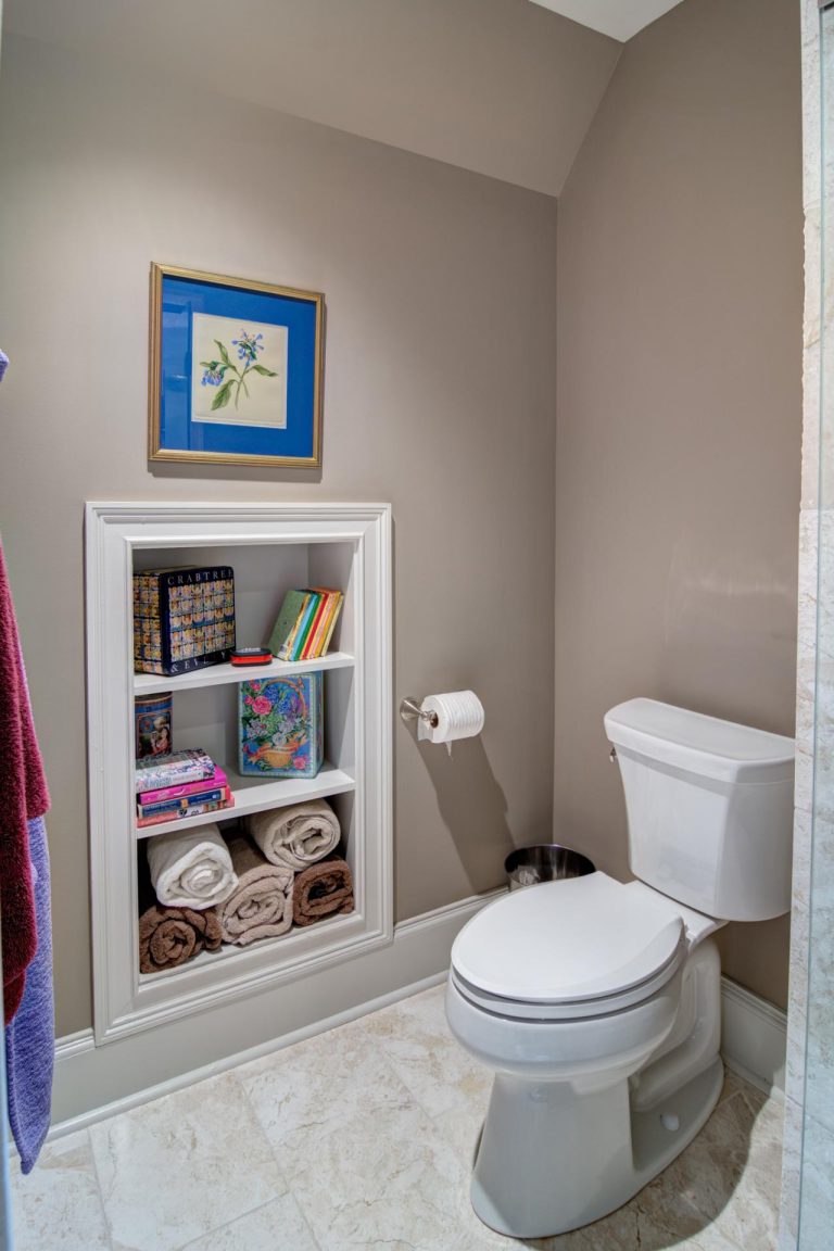 10 SpaceSaving Shelves for Tiny Bathrooms