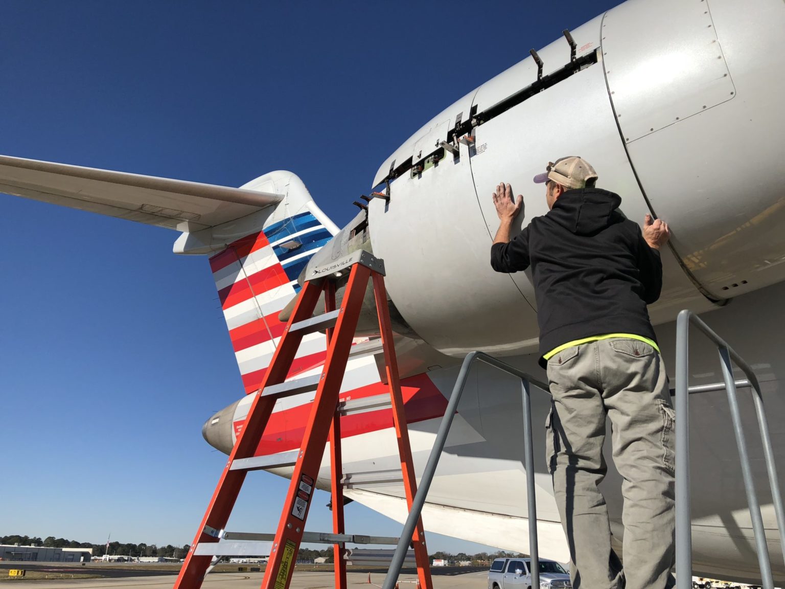 AIRLINE MAINTENANCE SUPPORT Avionics Solutions