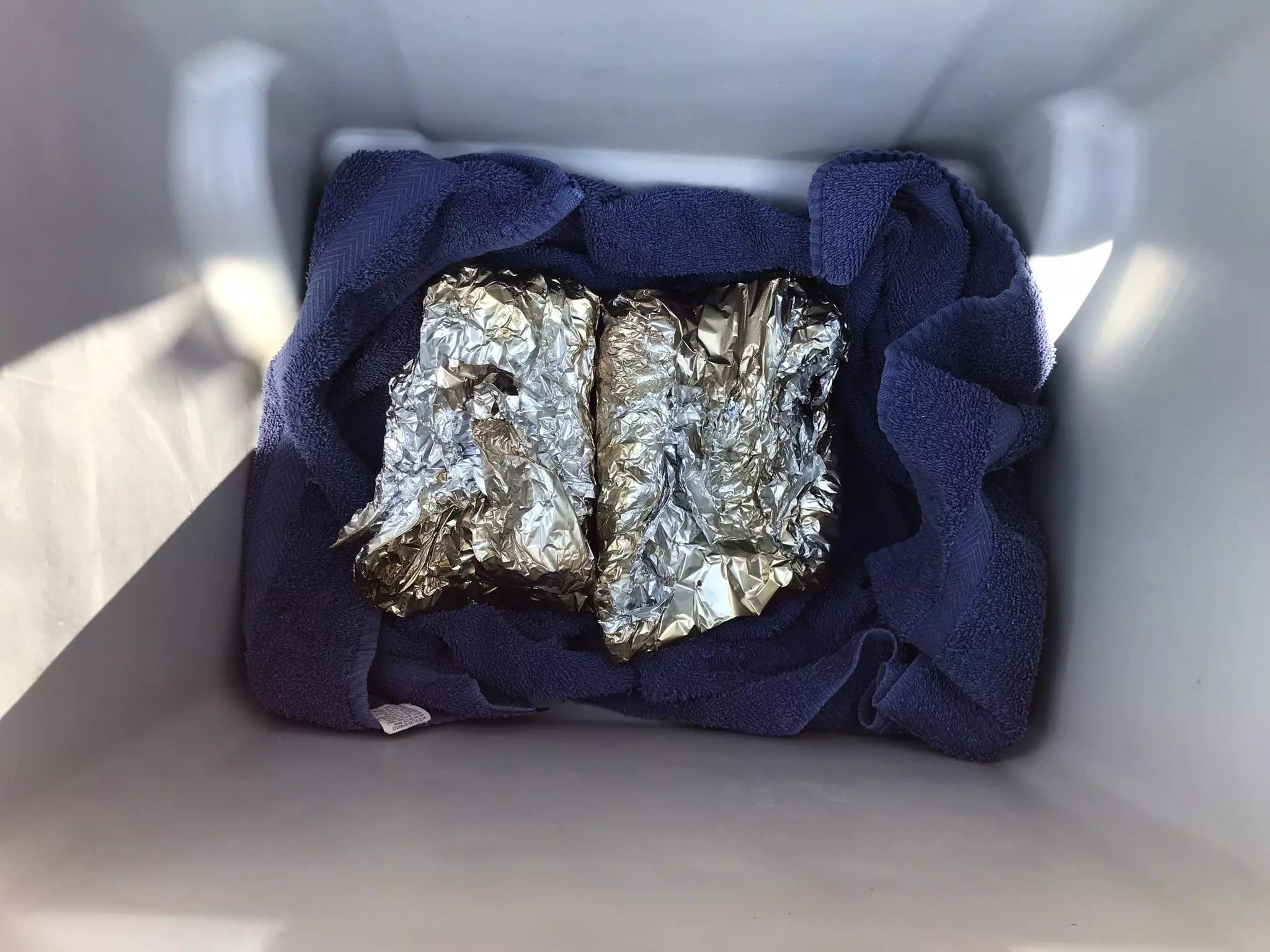 How to Keep Food Warm in a Cooler? (3 Alternative Ways) My Backyard Life