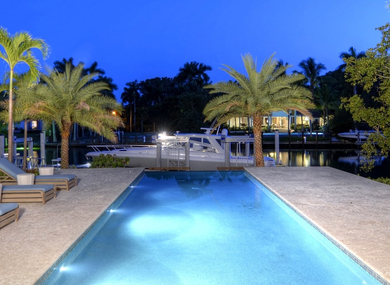 Aqualane Shores Barefoot Beach Properties