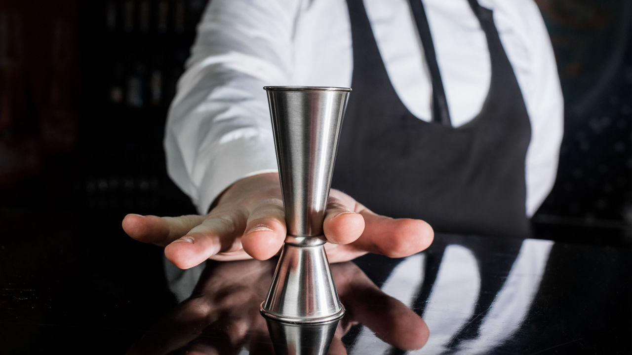 Bartender How To Hold A Bottle at Debra Holmes blog