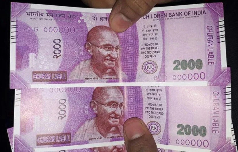 Fake 2,000 rupee notes