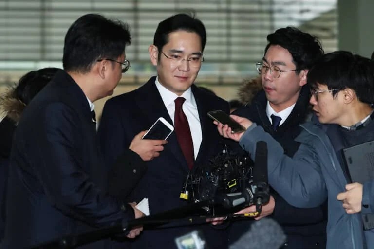Samsung Electronics Vice Chairman receives 30month prison sentence Samsung Electronics Vice Chairman receives 30month prison sentence