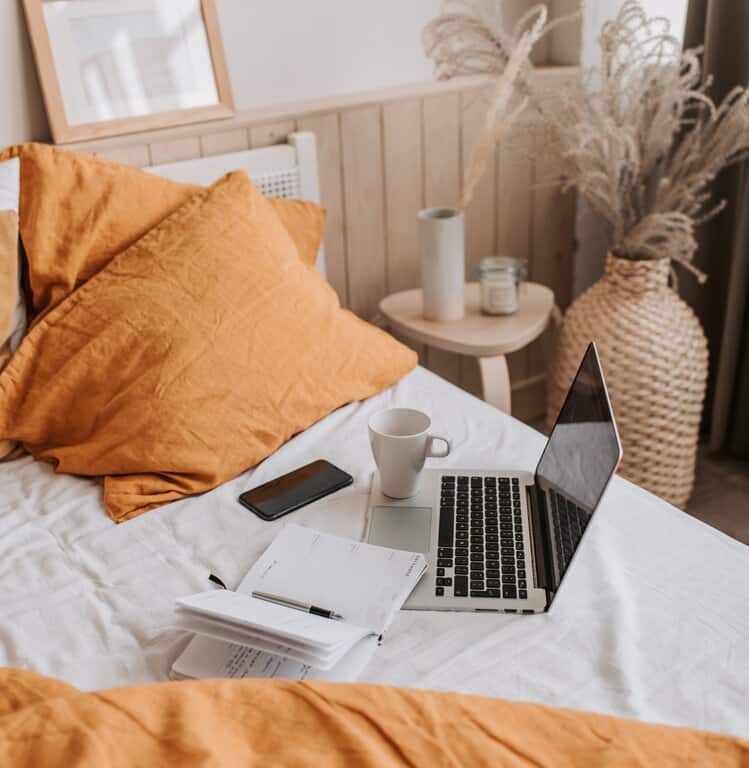 Best Digital Nomad Jobs For Beginners And How To Find Them