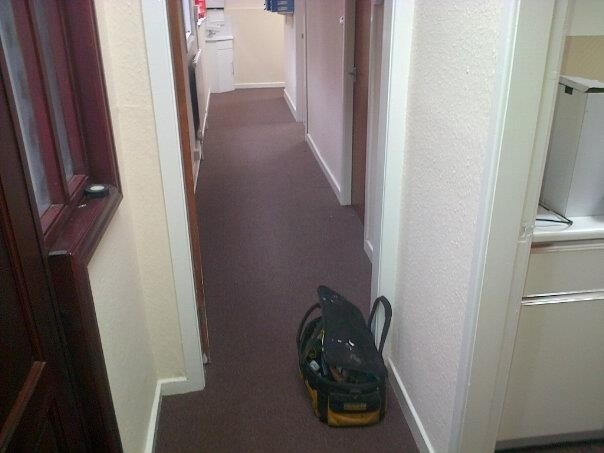 Laminate Flooring: Cutting Around Toilet Laminate Flooring (604 x 453 Pixel)