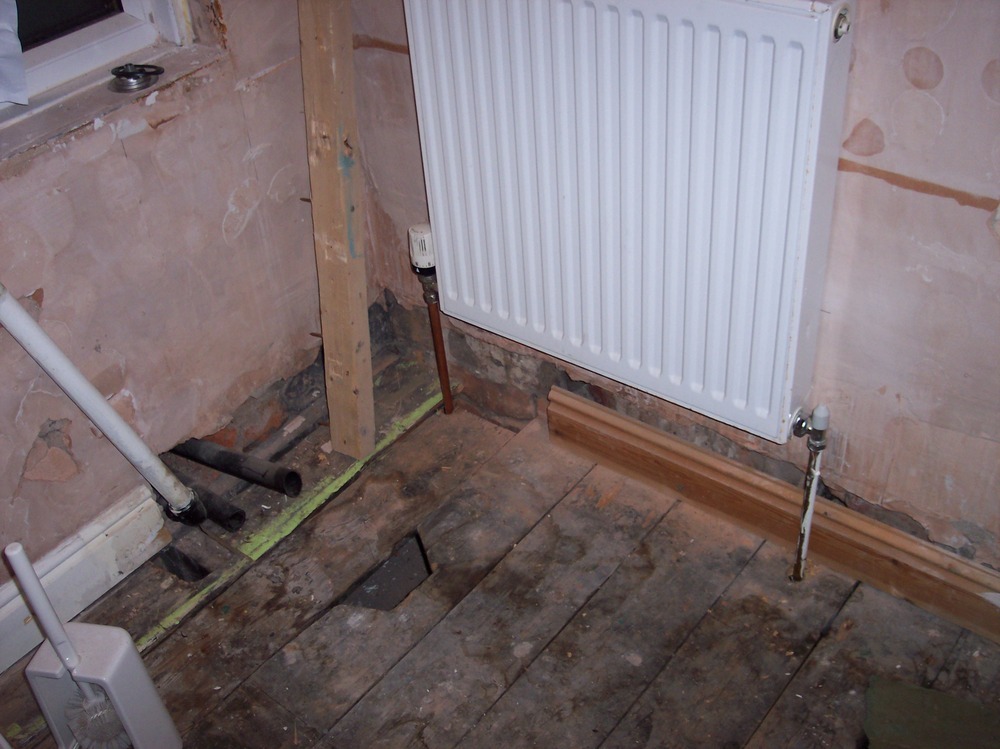 Plaster bathroom walls Plastering job in Manchester, Lancashire