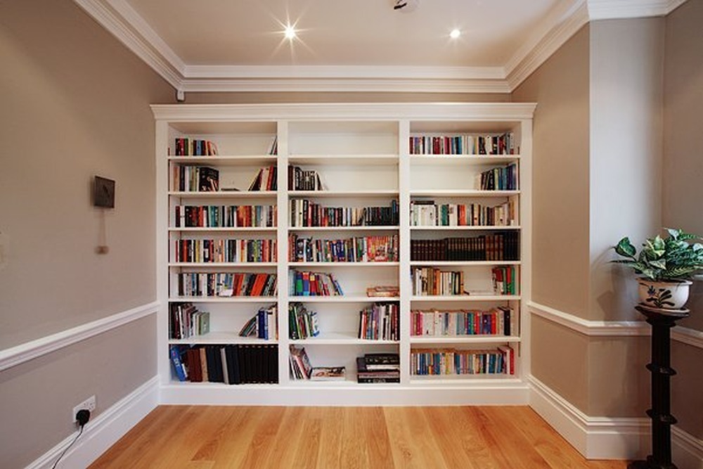 Fitted bookshelves Carpentry & Joinery job in Aylesbury
