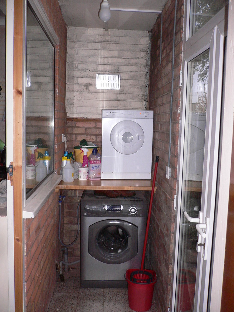 Refurbish downstairs toilet and utility room Restoration