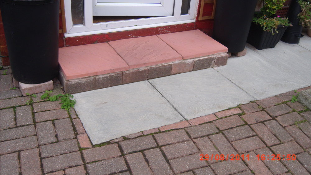 REQ HALF CIRCLE FRONT DOOR STEP Bricklaying job in Warrington
