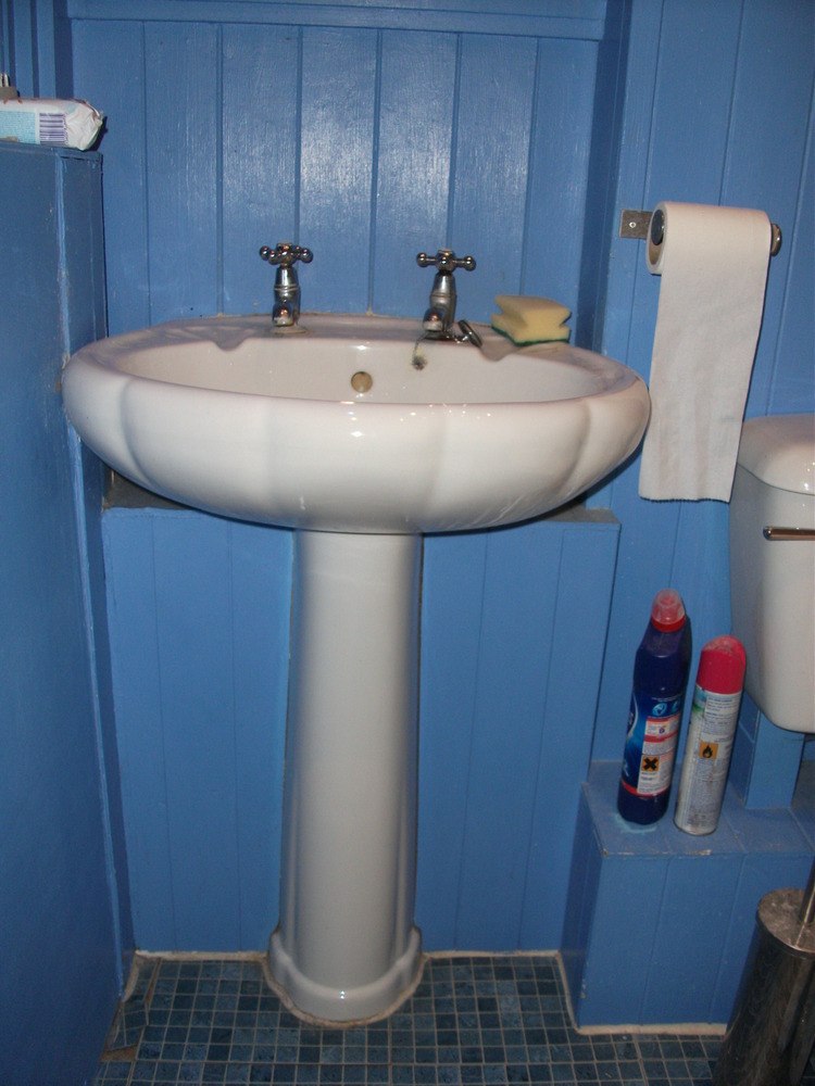 sink tap not working, might need replacing? Plumbing job in Mitcham