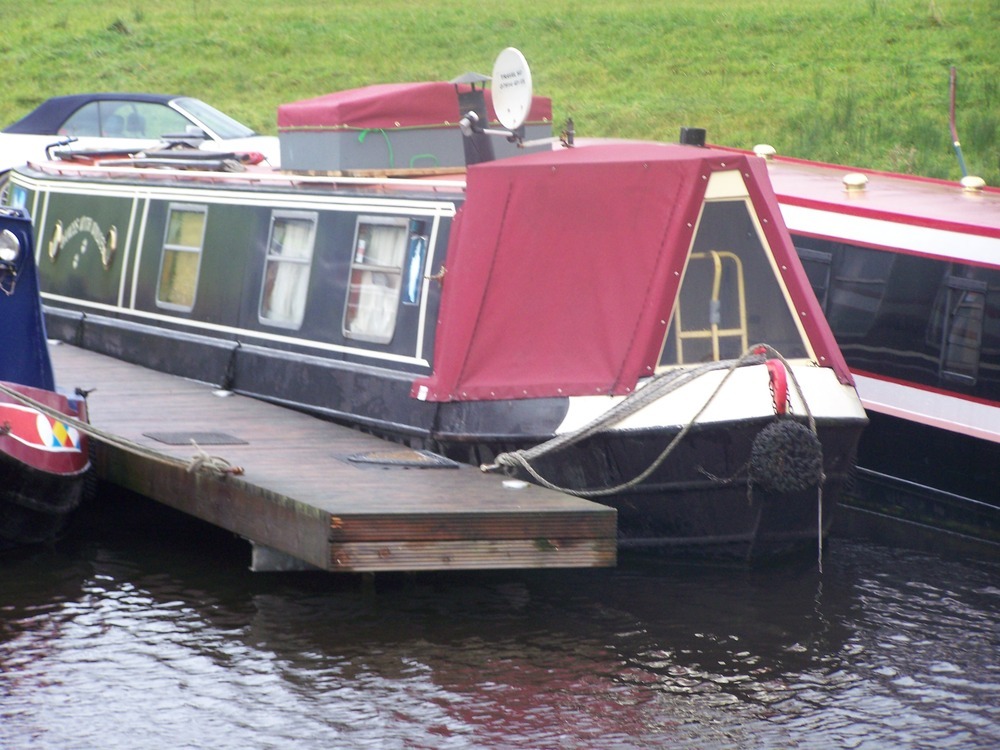 Fitting windows on narrow boat Windows job in Barnoldswick