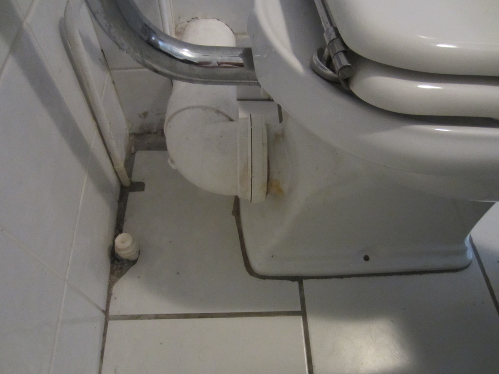 Fix leak between toilet and soil pipe Plumbing job in Bethnal Green