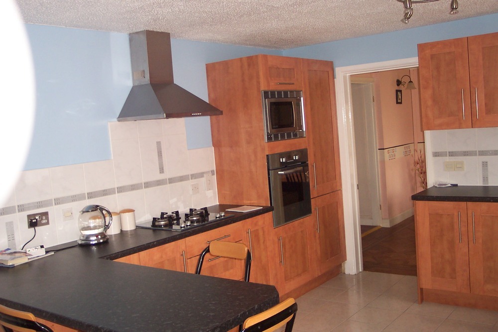 Kitchens inc 100 Feedback, Kitchen Fitter, Carpenter & Joiner in Cardiff