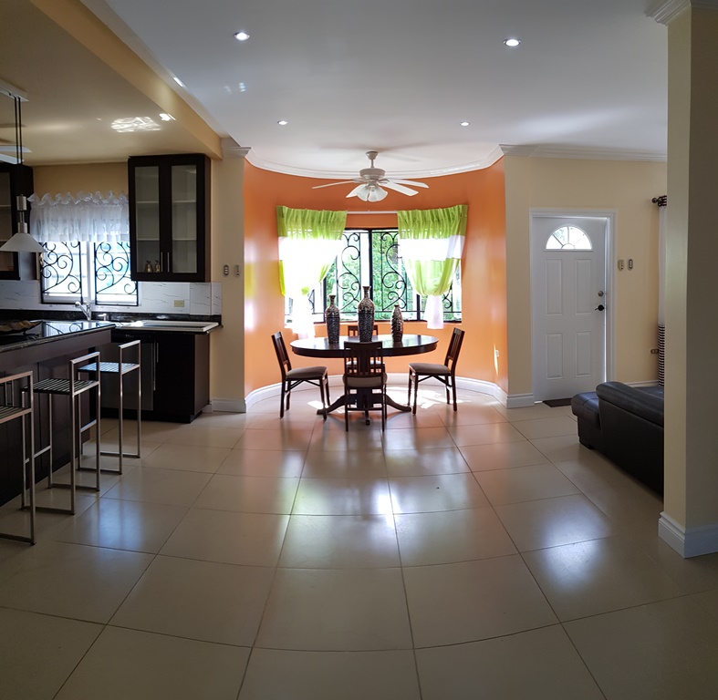 Executive level, spacious, 3 bedrooms, 2.5 baths, St Joseph duplex for