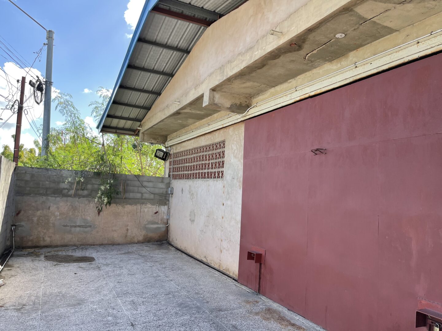 For Rent Commercial EL DORADO 8000 My Bunch of Keys