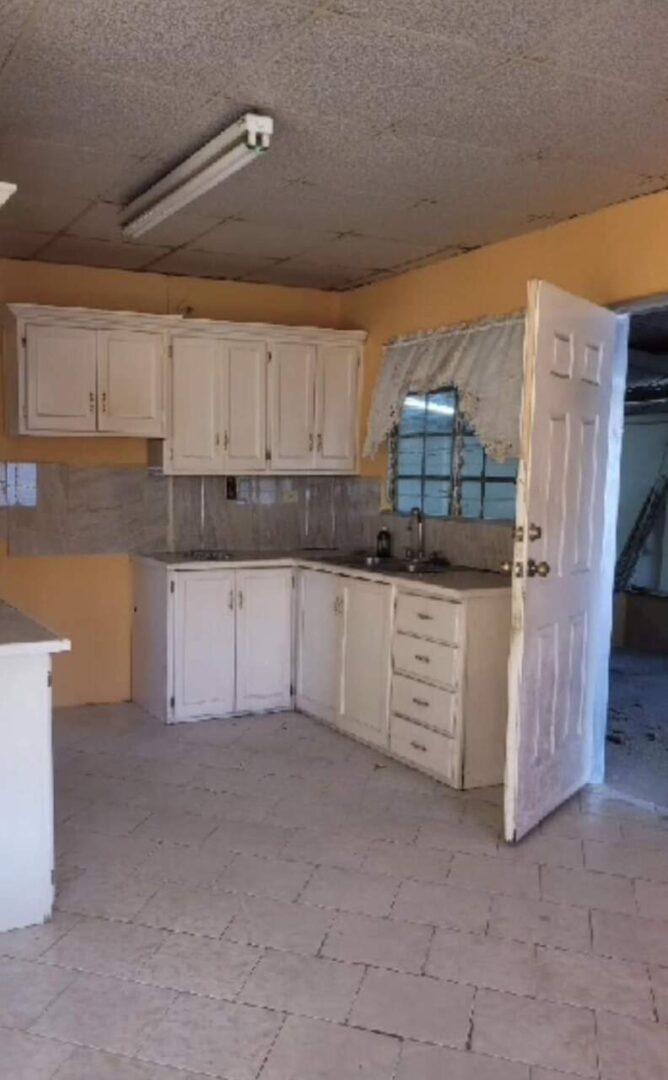 House for Rent Tarouba Heights, Marabella (Spacious 3 bedroom rental