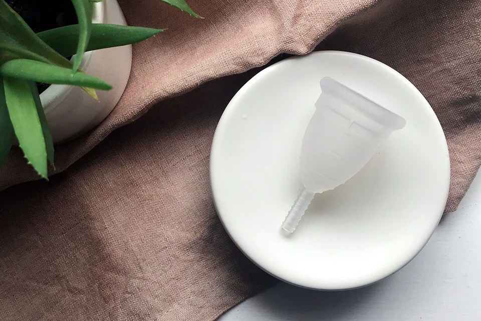 Menstrual Cup Stuck ? Step by Step Guide for Getting it Out Carmesi