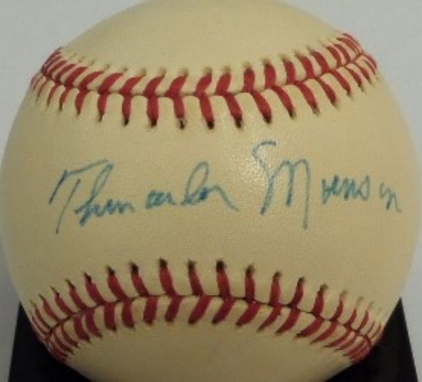 Coach's Corner Thurman Munson single signed vintage Official AL Baseball!