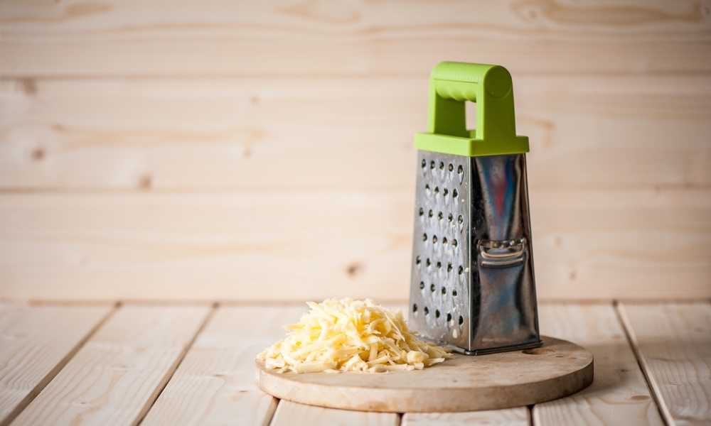 How to Zest a Lemon with a Cheese Grater Effective Kitchen Hacks