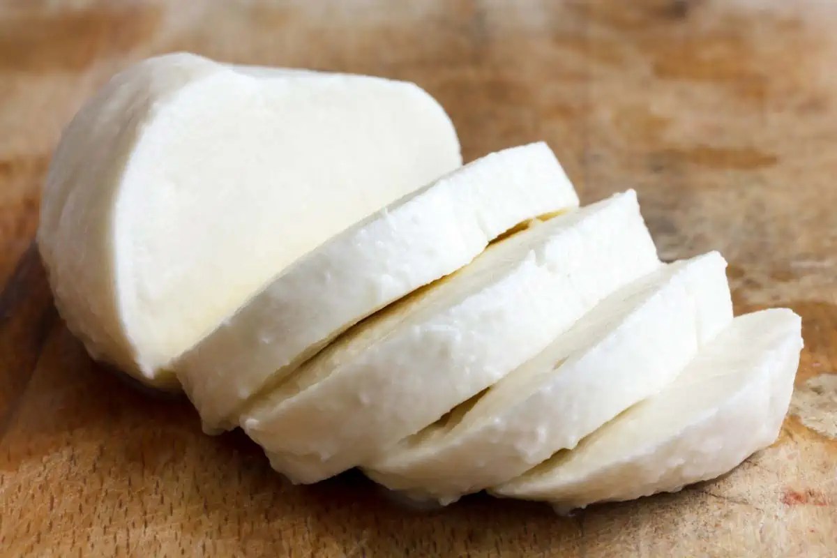 The 19 Best Mozzarella Substitutes For Your Recipes